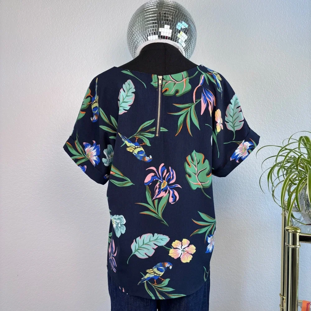 MELLO DAY Tropical Floral Print Blouse, Size Medium, Navy Blue Short Sleeve‎ Top - Picture 4 of 16